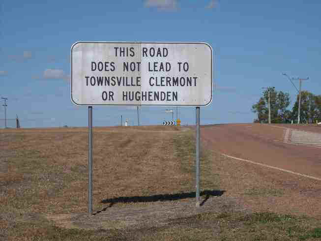 2010_07_20b_charters_towers_silly_sign.jpg (59595 bytes)