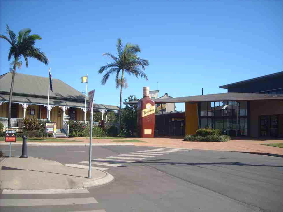 2010_08_06b_bundaberg_distillery_1608_sml.jpg (74828 bytes)